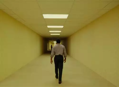 Backrooms_134253771252387692_big-cine_deskt.webp